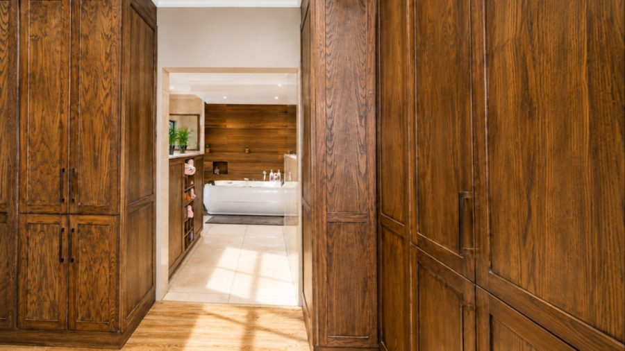 8 Bedroom Property for Sale in Birdwood Estate North West